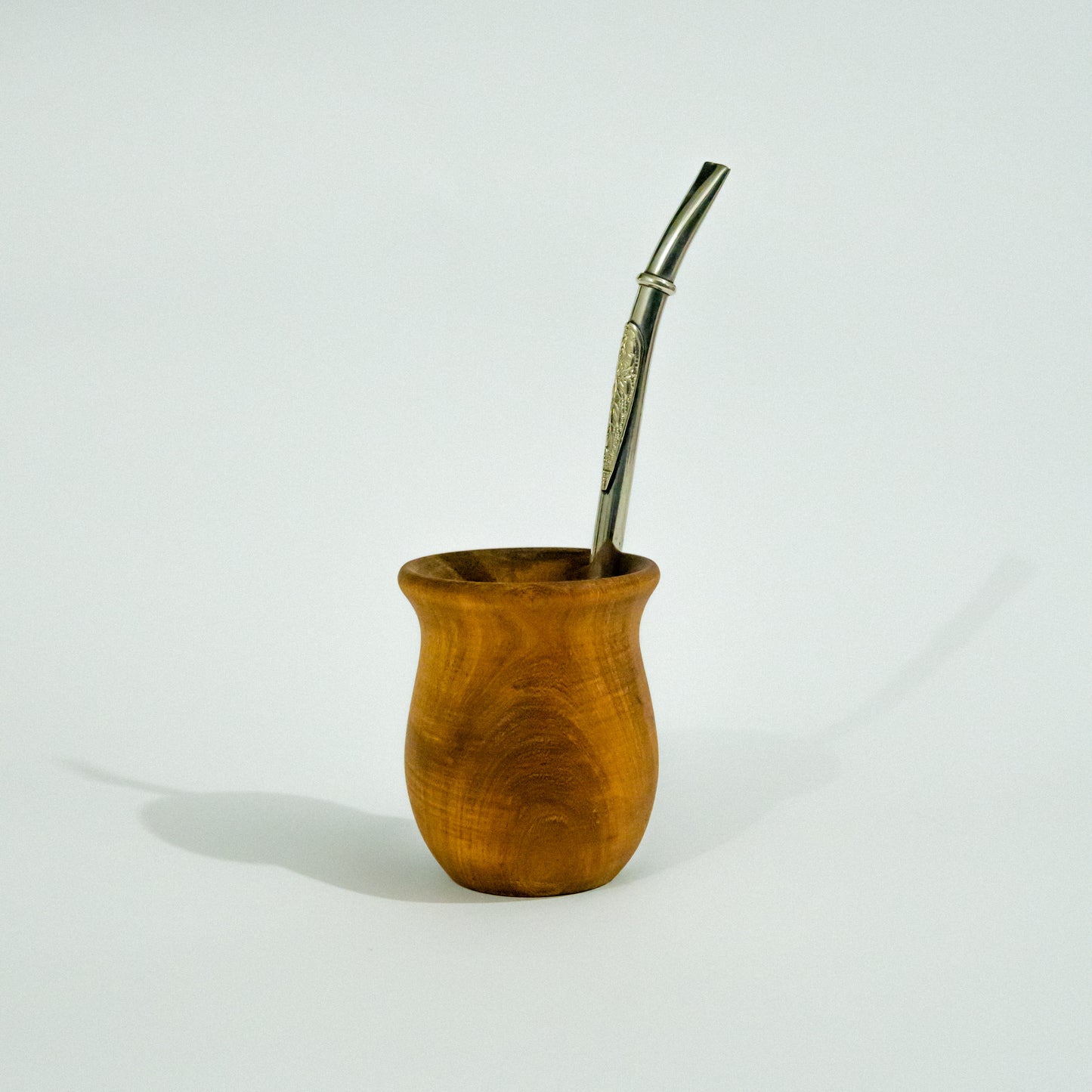 Bombillon de Alpaca con Aplique de Flor de Lis