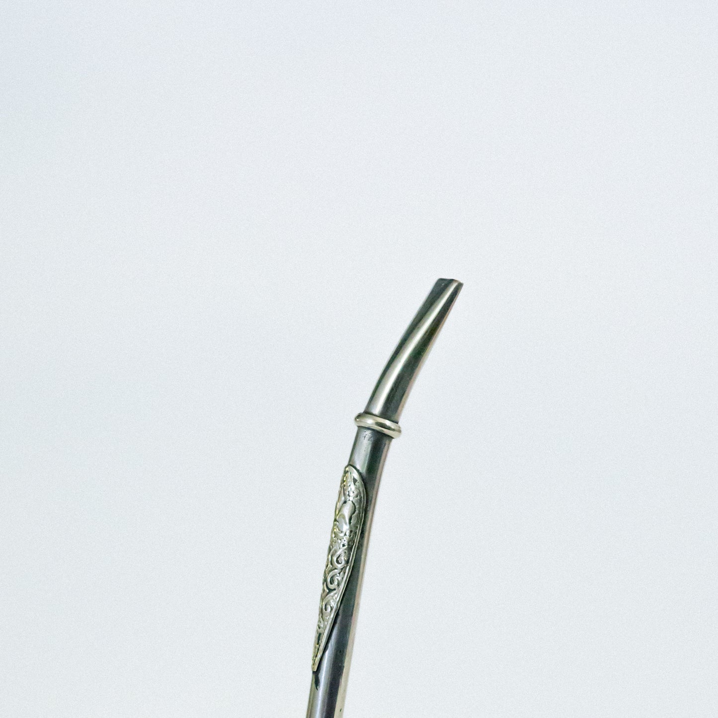 Bombillon de Alpaca con Aplique de Flor de Lis