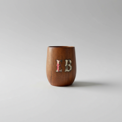 ALGARROBO PREMIUM CON DOS INICIALES EN ALPACA