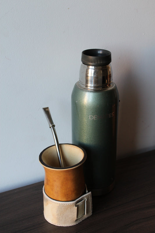 KIT 19-  Camionero de Calabaza Pulido + posa mates de cuero crudo + bombilla de alpaca + termo de demates