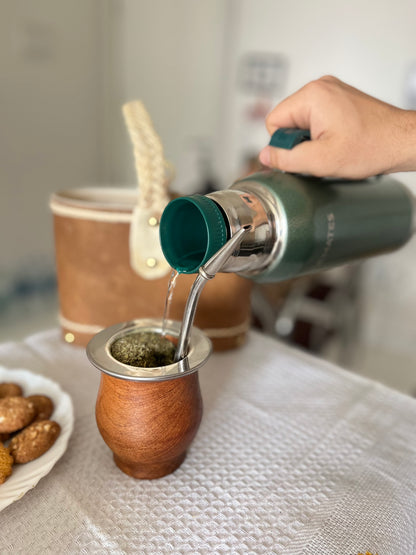 Mate camionero de Algarrobo con boquilla de Acero Inox.
