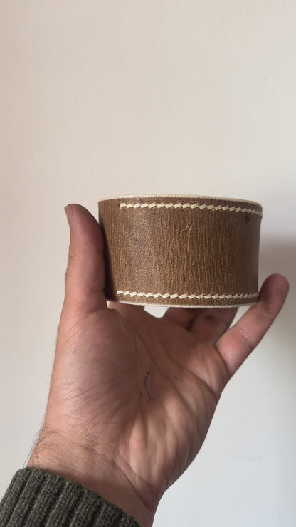 Posa Mate de Cuero Crudo con Doble Costura